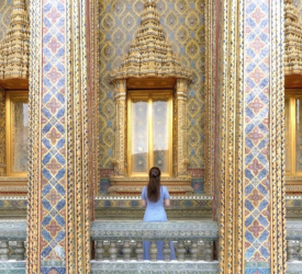 ワットラーチャポビット｜黄金シンメトリー寺院（40分）